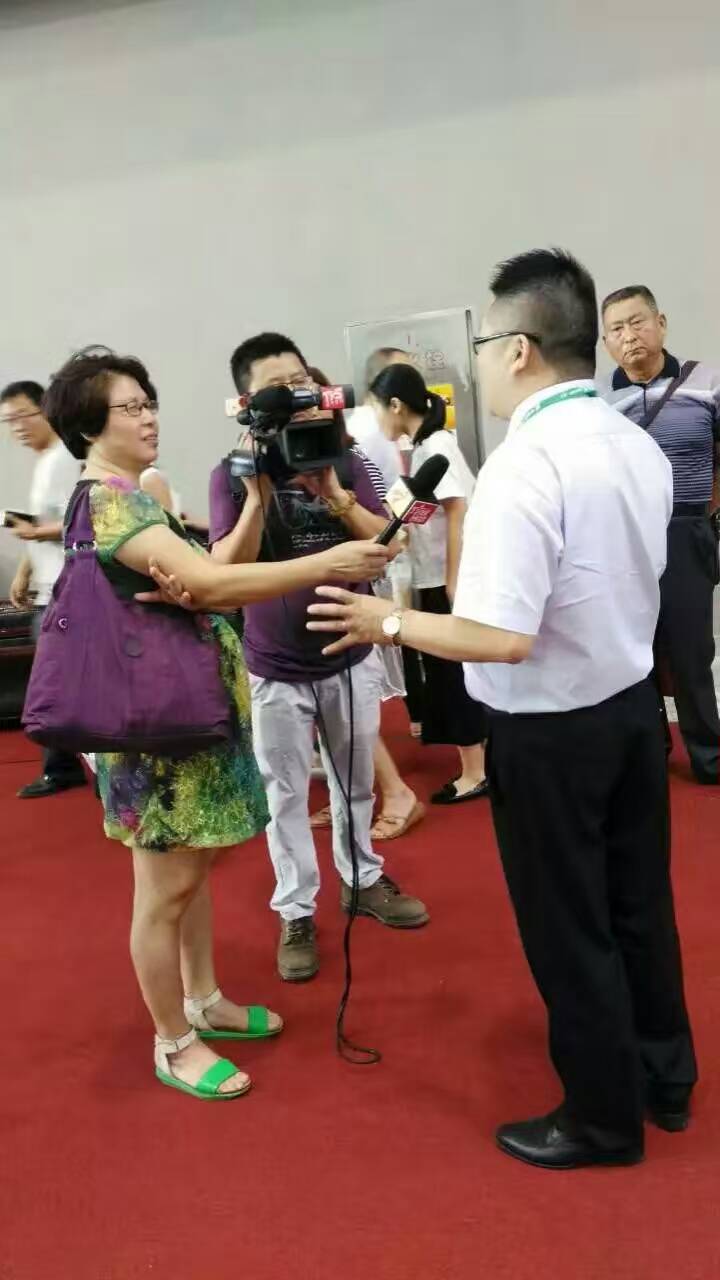 廣東電視台正在采訪亚洲AV色香蕉一区二区三区化工總經理張總