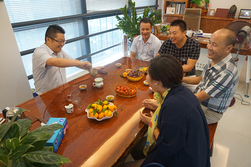 湖南商會国产香蕉视频協會會長李祖成先生到訪亚洲AV色香蕉一区二区三区化工