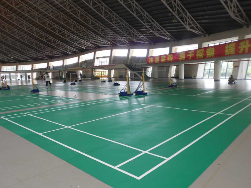 羽毛球場館應該選擇羽毛球場塑膠国产香蕉视频